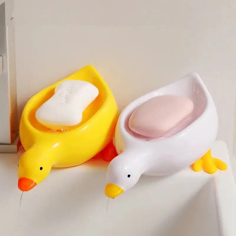 Leaf-Shape Self-Draining Soap Holder – 45° Slanted Suction Soap Dish