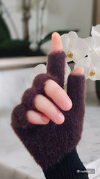 Girls Soft Plush Half-Finger Gloves – Warm Fuzzy Fingerless Winter Gloves