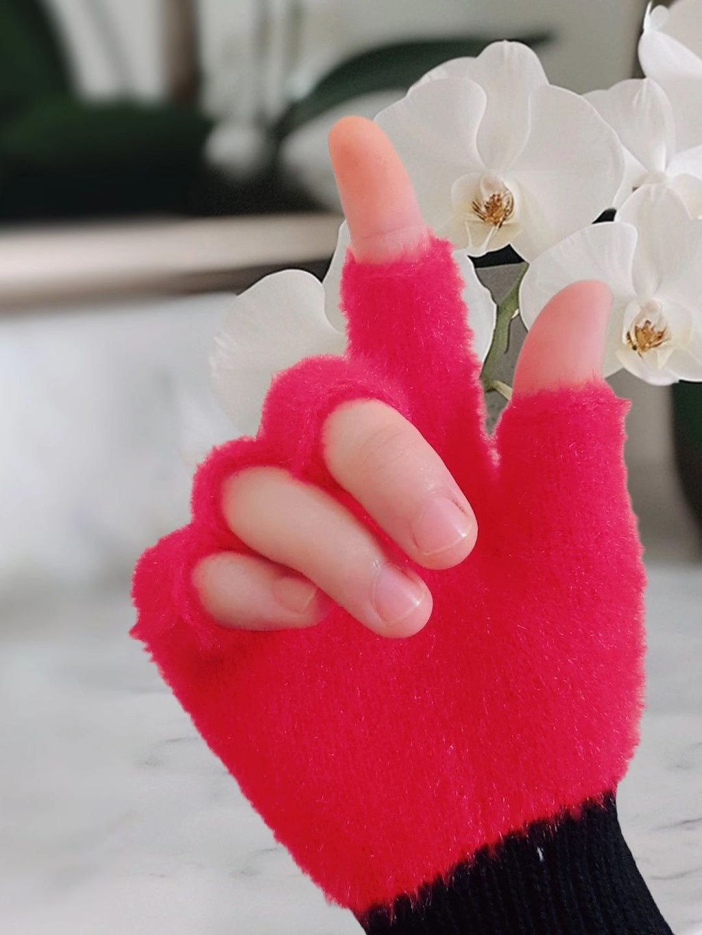 Girls Soft Plush Half-Finger Gloves – Warm Fuzzy Fingerless Winter Gloves