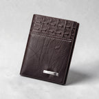 Balebaily Croc Texture Bifold Wallet – Compact Card Holder with ID Window & Tuck Lock